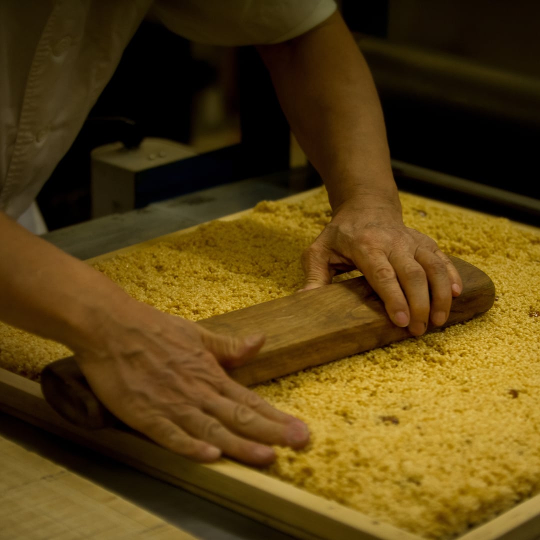 心を込めて手作りで
日本最古の和菓子技術で作るグラノーラ