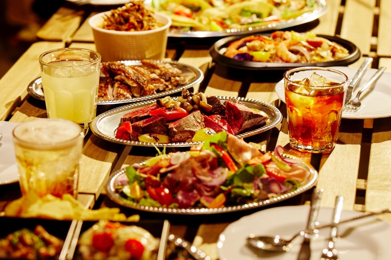 ホームパーティーにピッタリのコースメニューやタコスセットのファヒータなどのセットメニューをご用意いたしました！（パーティーコースはデリバリーも可）