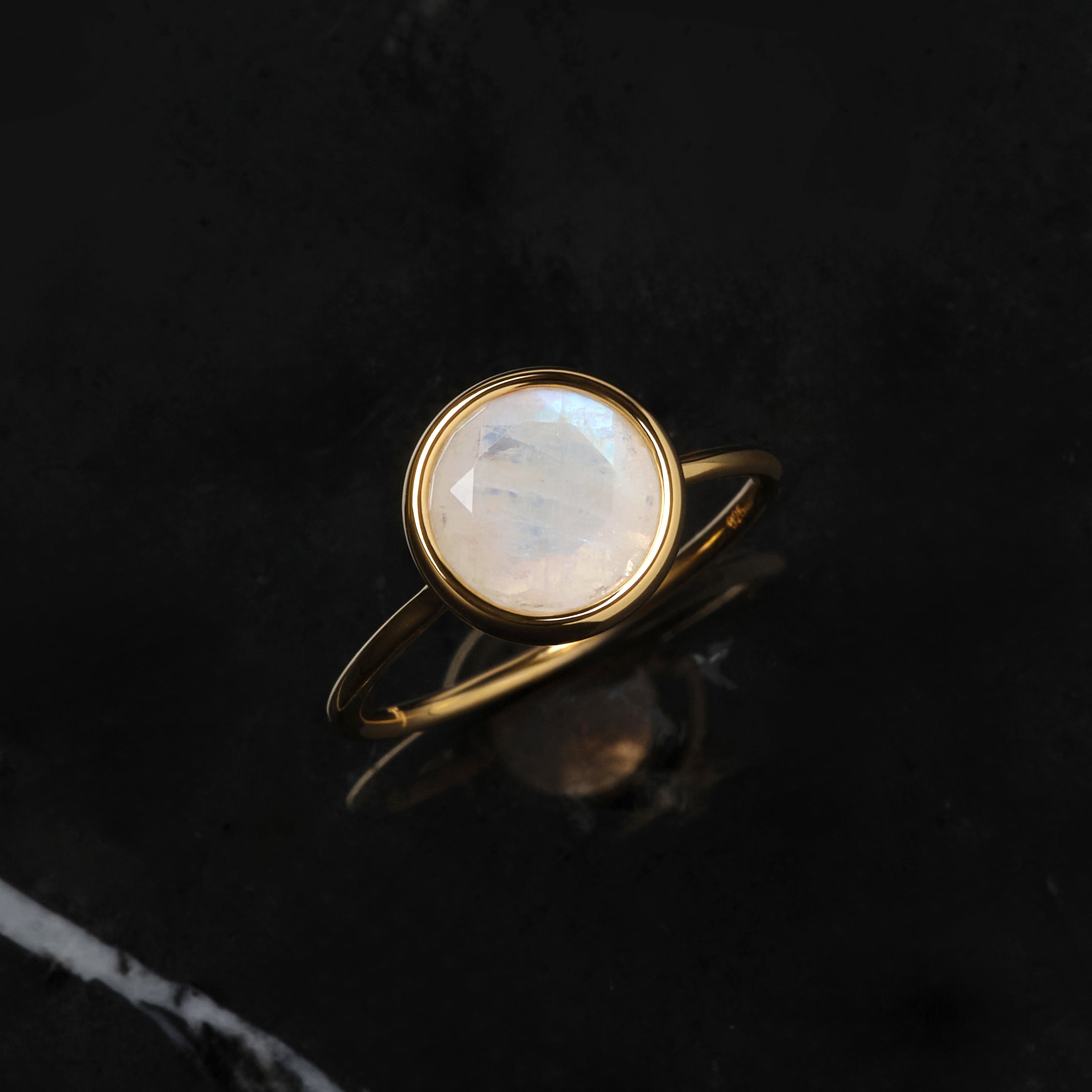 S925 ROUND STONE THIN RING -RAINBOW MOON STONE-