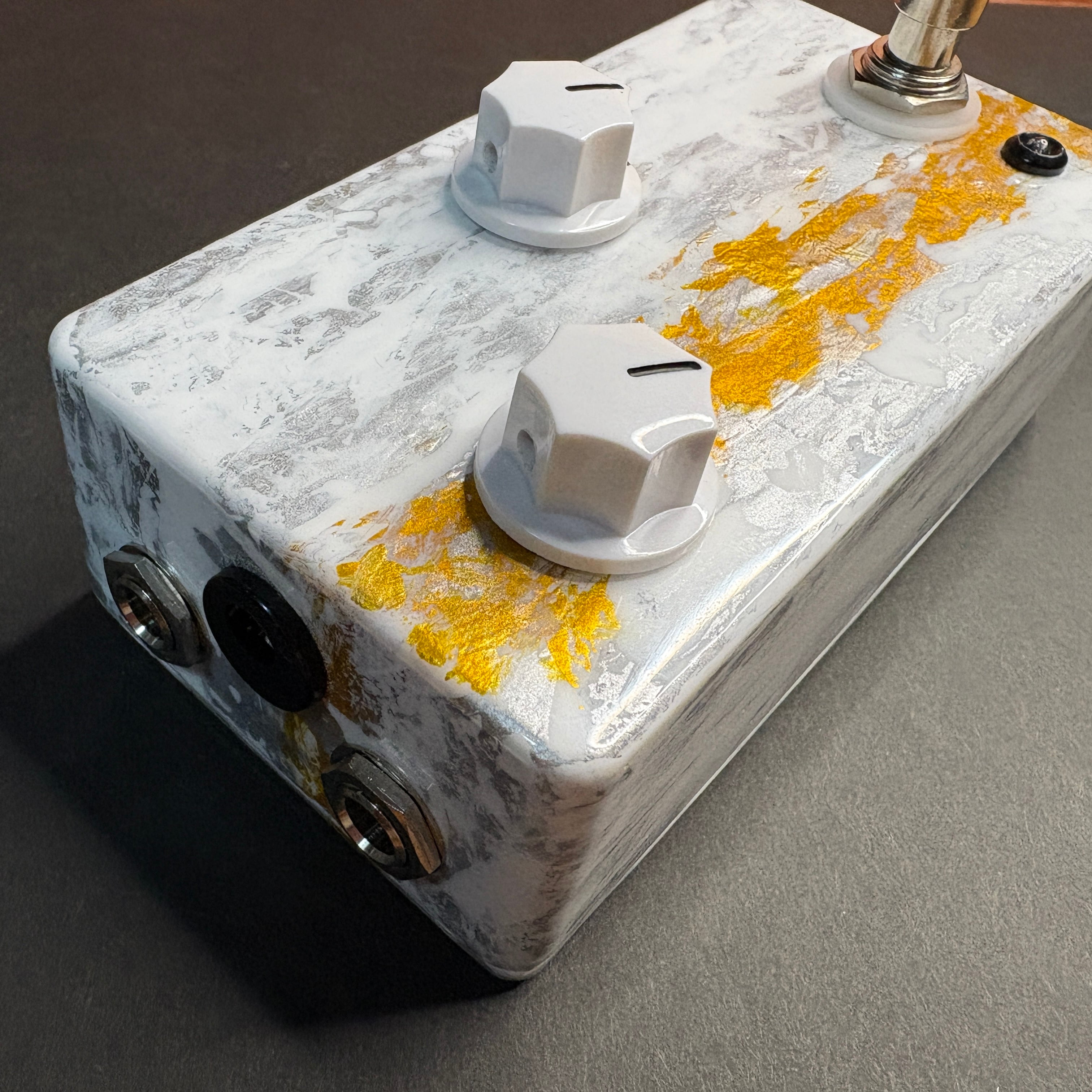 Akg MAGNUS BC109 FUZZ ファズ GOLD AKG Sound Design Magnus ファズ【WEBSHOP】（新品）【楽器検索
