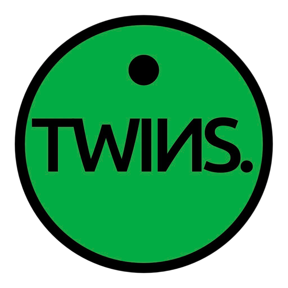 TWIИS.