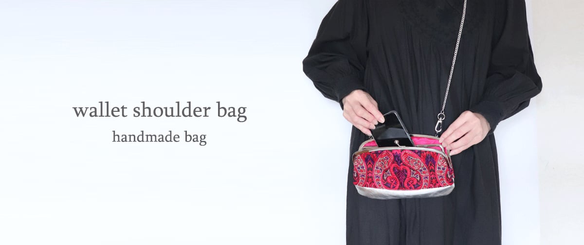 美品　海外製　異国情緒漂う美しさ魅力布100×100　カバー フランスの最も美しい村 \u2013 世界の最も美しい村をめぐる