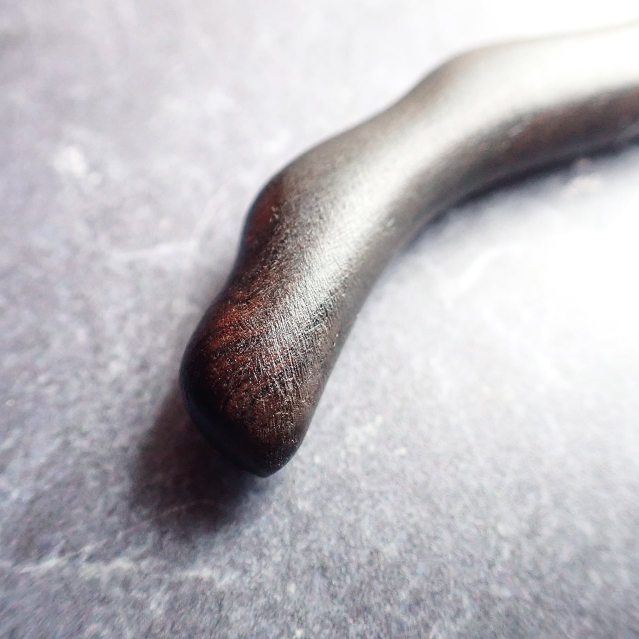 もっと、ずっと、心地よく。</br>
強靭な銘木『本黒檀』が選べるようになりました。