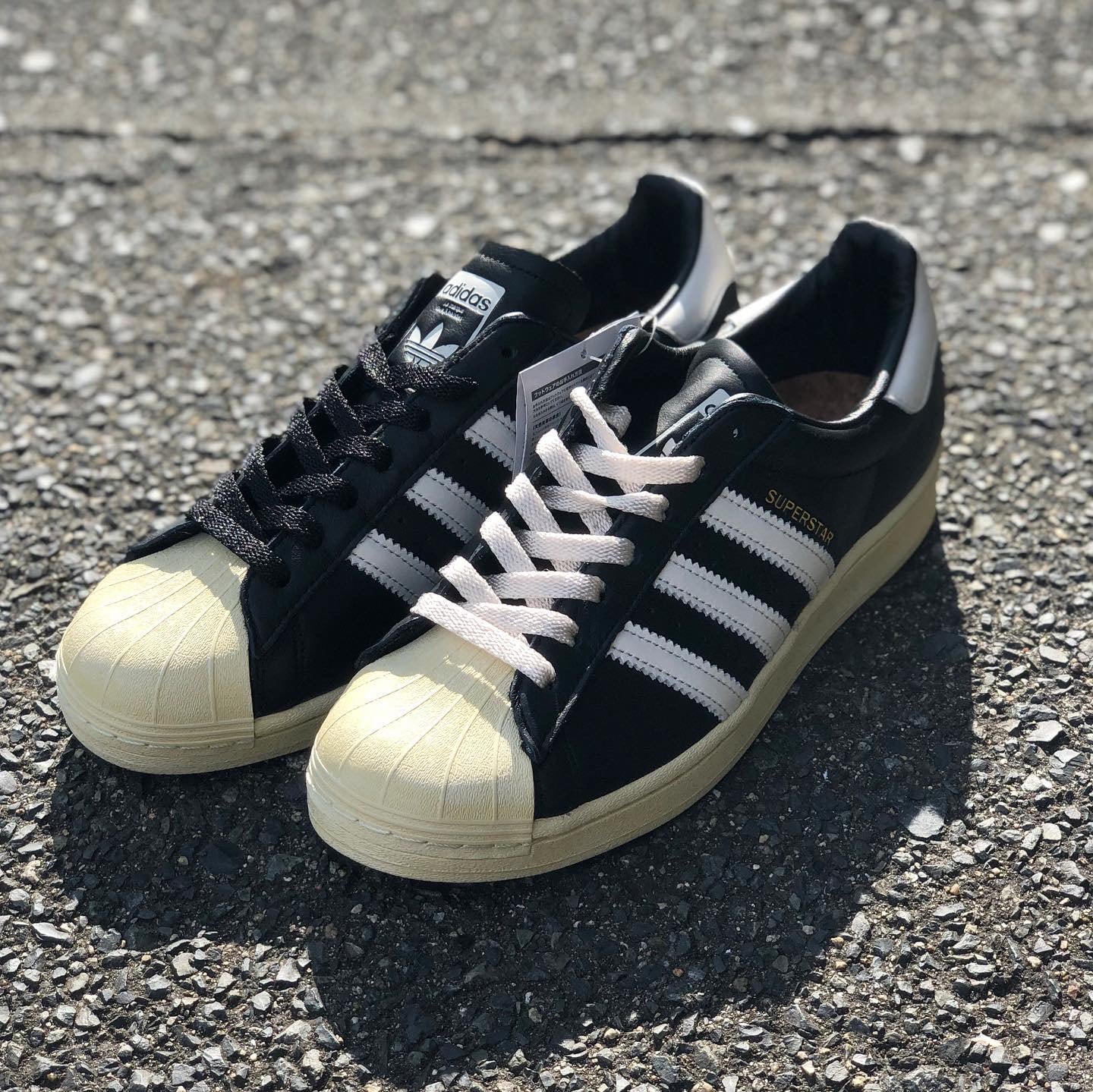 アディダス adidasスーパースターFV328美品　　レア　23センチハート柄