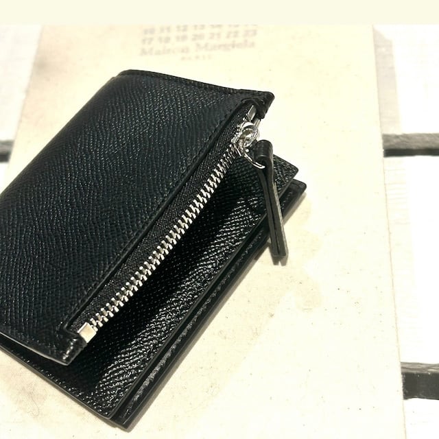 Maison Margiela/メゾンマルジェラ】「フリップフラップスモール Maison Margiela/メゾンマルジェラ】「フリップフラップスモール