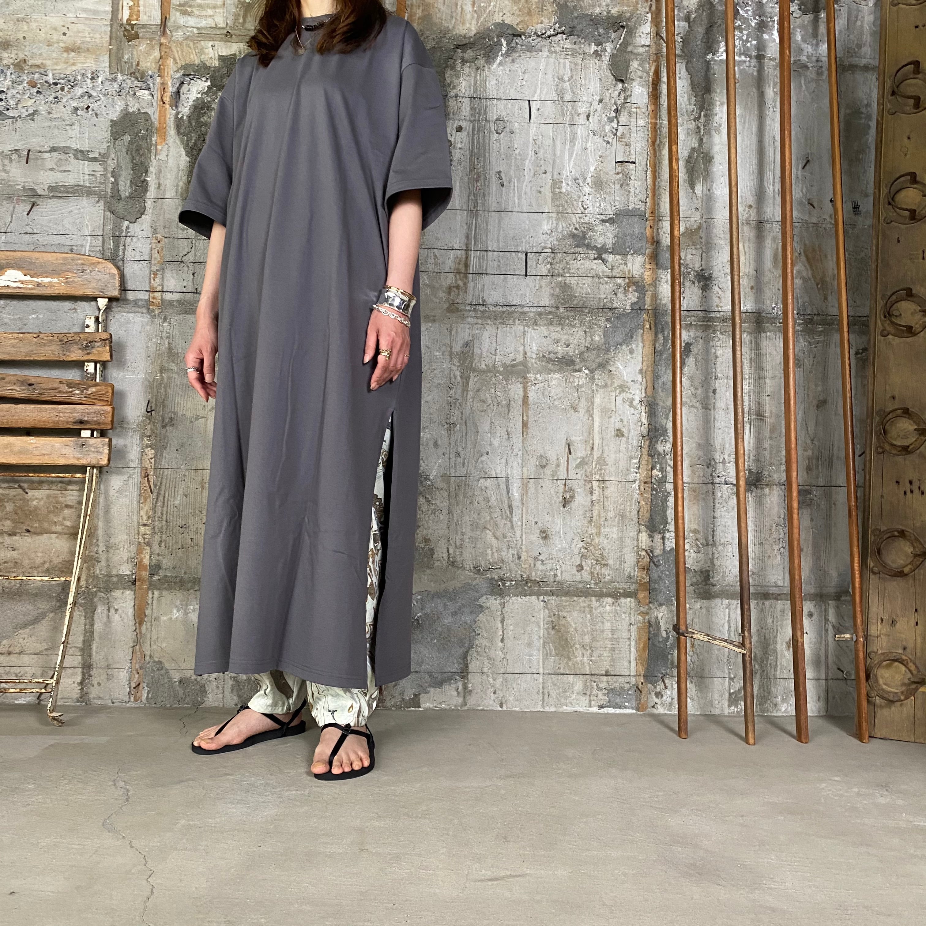 HYKE【ハイク】SHORT -SLV DRESS BIG-FIGTのこ紹介です