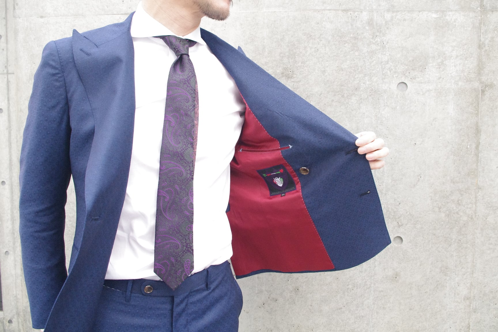 華やか艶やか!モテる男の細身のブルー艶小紋ダブルブレステッド 華やか艶やか!モテる男の細身のブルー艶小紋ダブルブレステッド