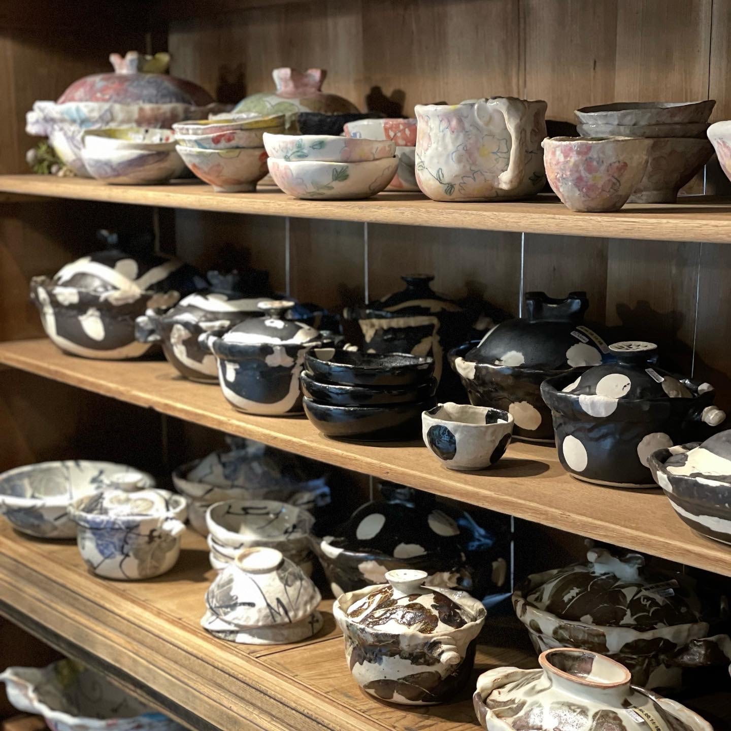 伊集院真理子 展 -春を彩る土鍋とうつわ-】明日から始まります