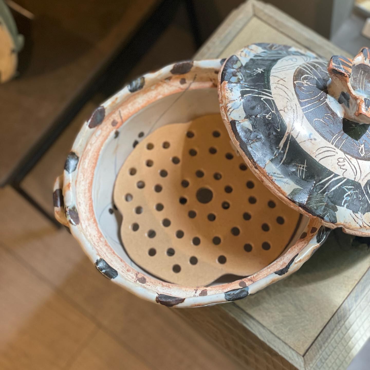 伊集院真理子展 -春を彩る土鍋とうつわ-】開催中です | gallery 一白