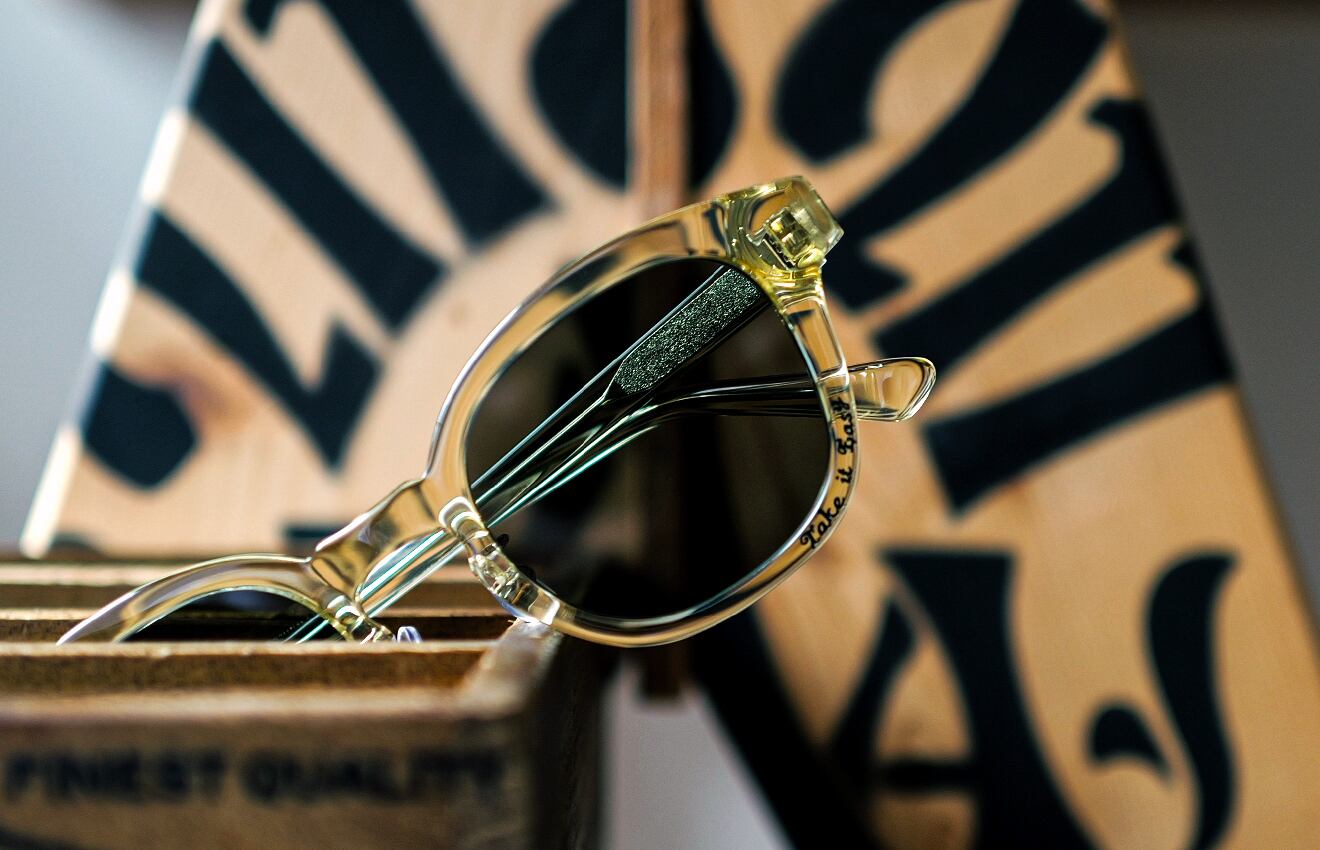 Oliveレンズ × Vintage Yellowフレーム | ☆NSH☆