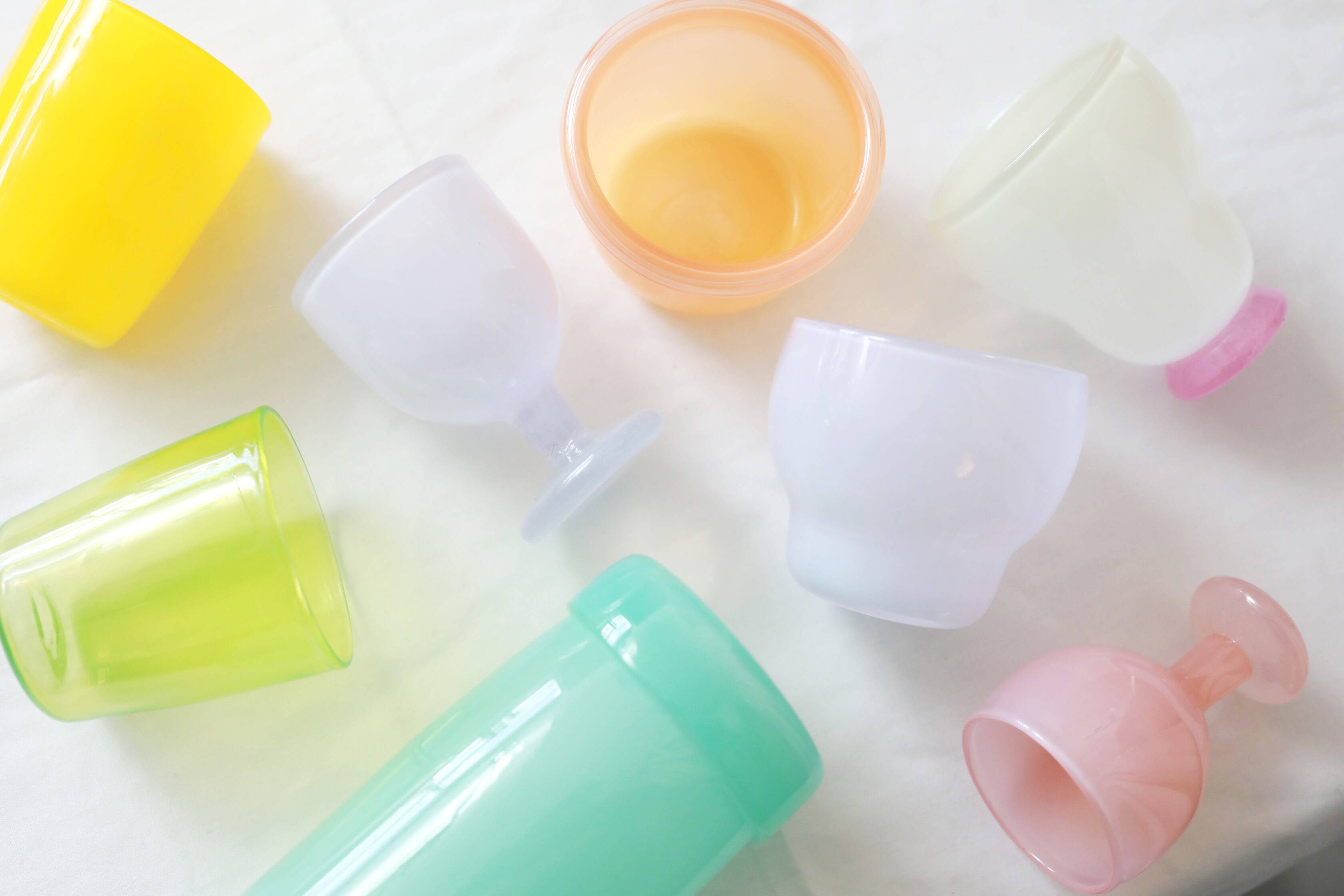 アトリエメメ 辻美友子 ガラスコップ プレート 小皿セット 暮らしに寄り添うガラス作家『辻美友子』の魅力【FREEPARK】 | FREEPARK