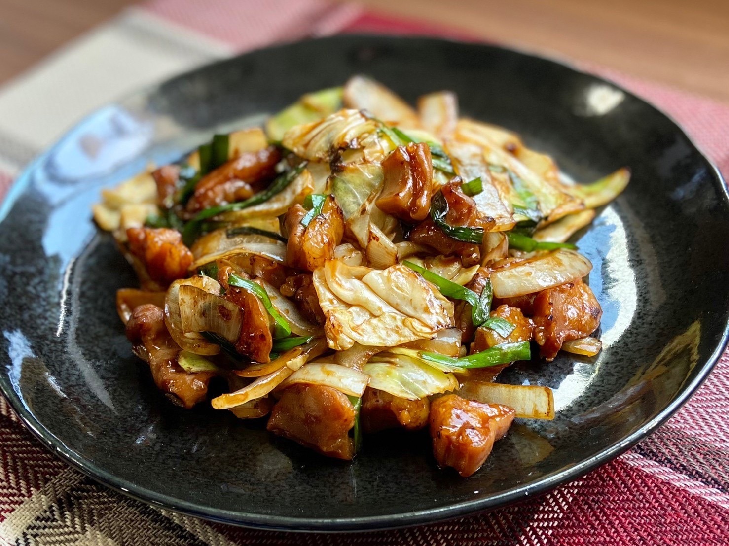 おかホルレシピ おかずホルモンの野菜炒め 福岡の老舗 博多の名店 天神ホルモン監修 おかずホルモン 鉄板焼天神ホルモン 公式通販サイト 天ホル おかずホルモン 国産丸腸 もつ鍋 家焼肉 通販 福岡 博多 お取り寄せ