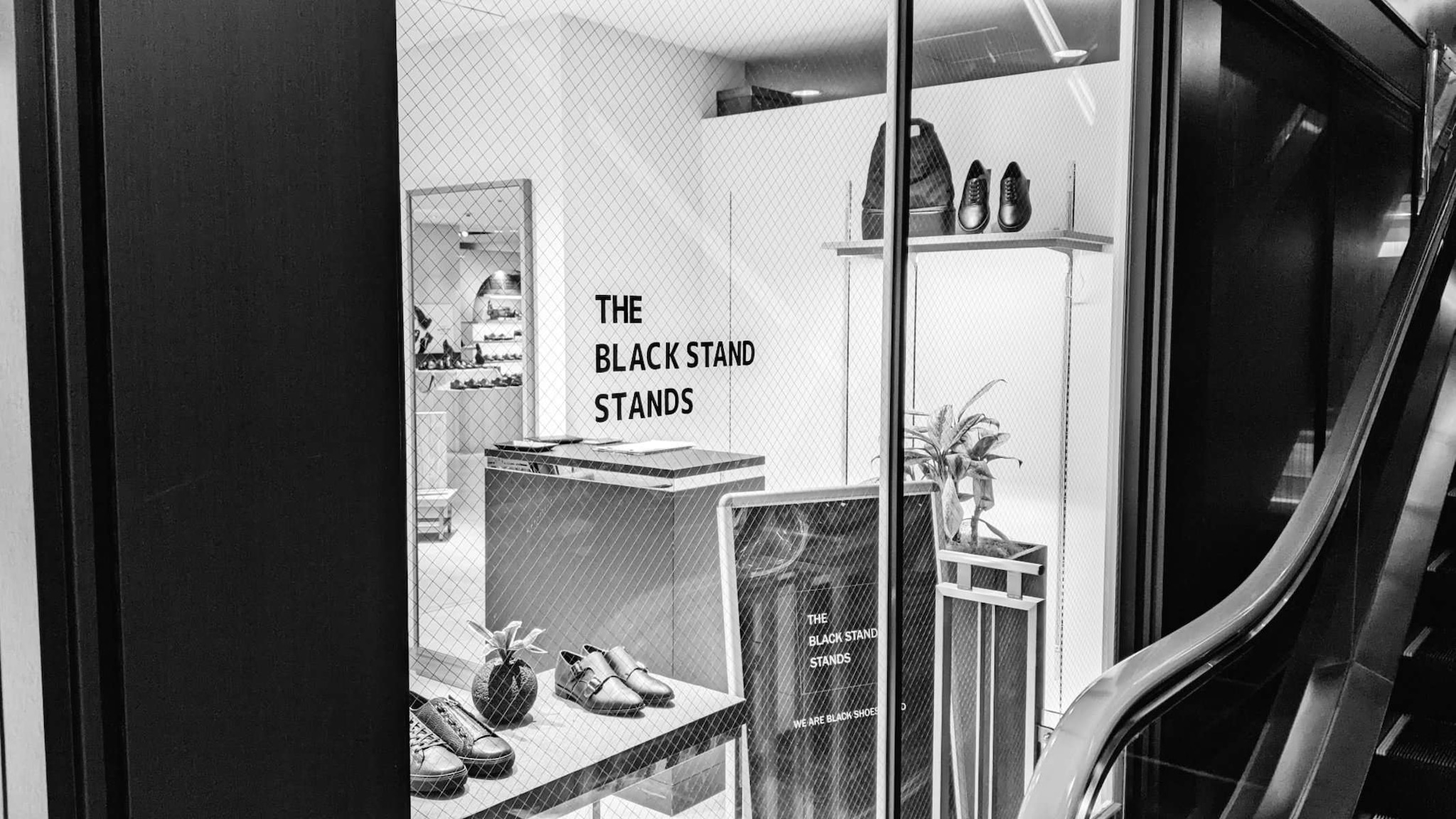 Pop Up 阪急メンズ東京 5f Base5 The Black Stand Stands