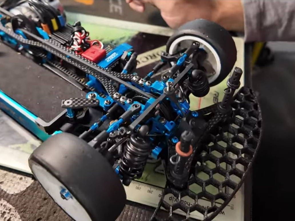 ☆TRF420(X)系シャーシ対応【カーボンローマウントダンパー ☆TRF420(X)系シャーシ対応【カーボンローマウントダンパー