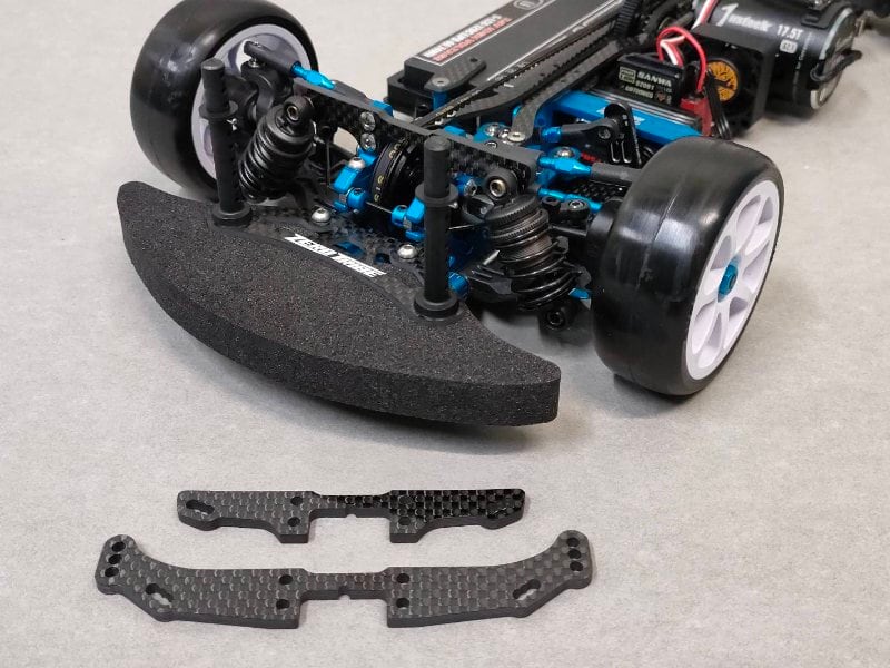 TRF420系用【カーボンローマウントダンパーステーVer.2】が発売 TRF420系用【カーボンローマウントダンパーステーVer.2】が発売