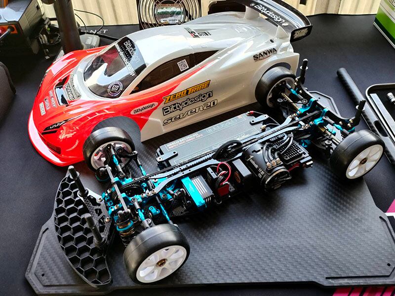最新コレックション ツインリンクほんぐうサーキットにてRC SuperGT選手権中京大会が ミネラルウォーター