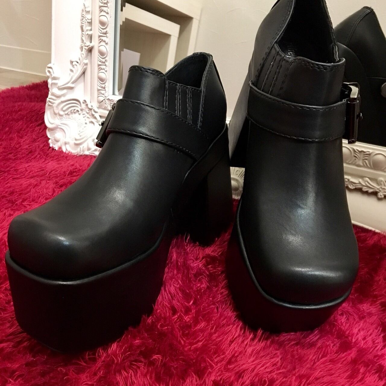 JEFFREY CAMPBELL(ジェフリーキャンベル）から新入荷☆使える厚底