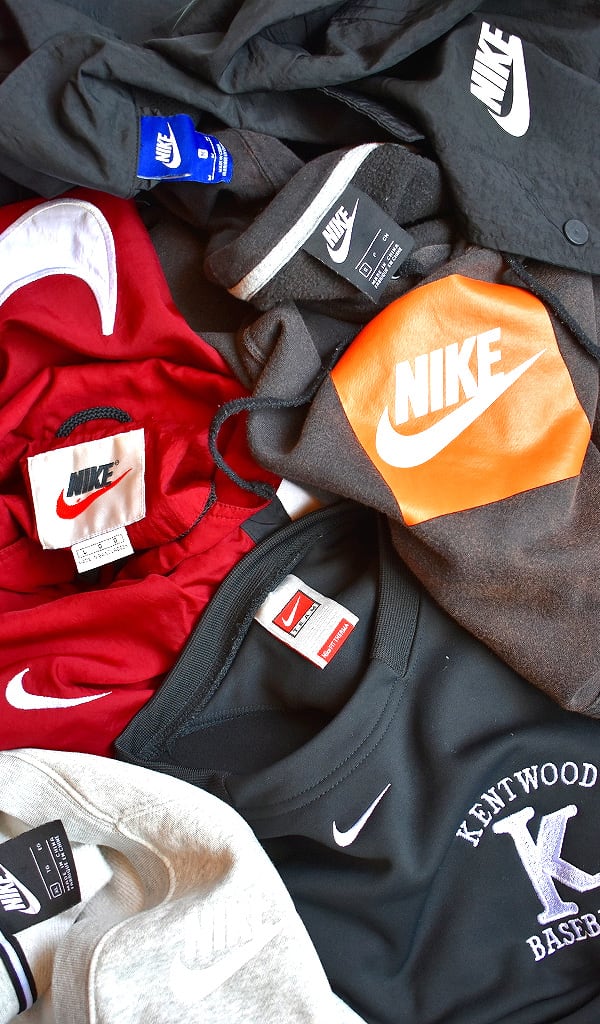 Nike ナイキ 世界的なスポーツブランドのナイロンジャケット