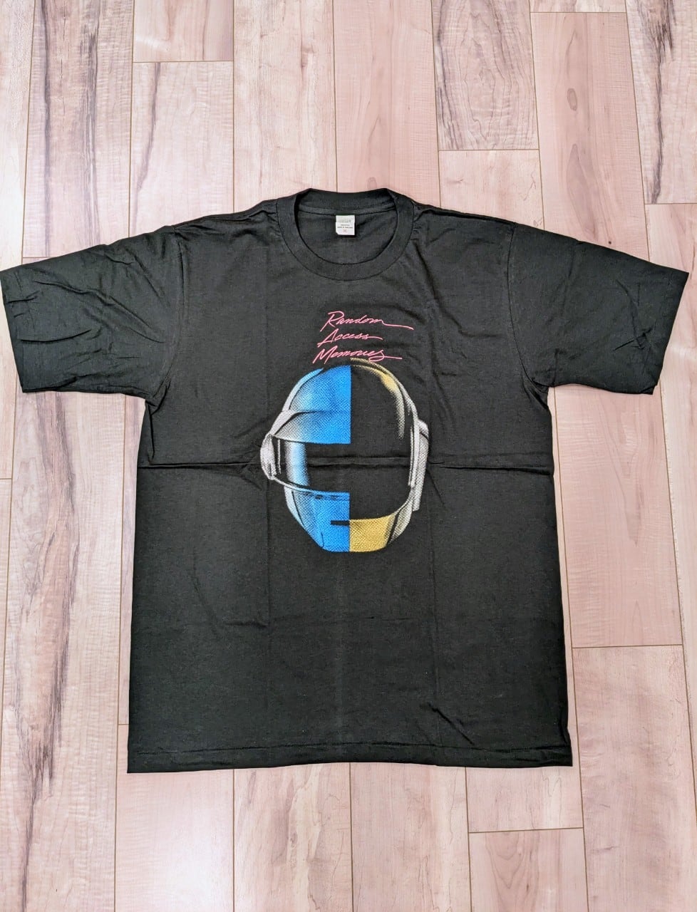 📢 レア❗️Daft Punk T-SHIRT 🎼 | HAPPY GO LUCKY 📢 レア❗️Daft Punk T-SHIRT 🎼 | HAPPY GO LUCKY
