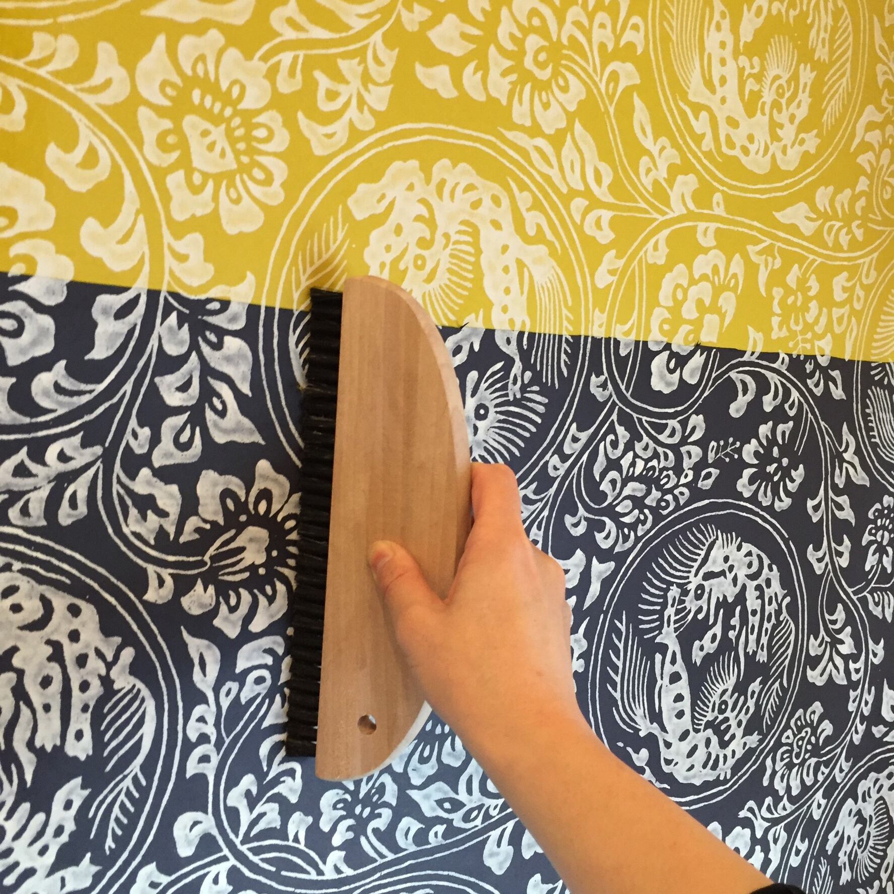 MORRIS & CO.】(受注生産) Morris FUSUMA ふすま 襖 DIY いちご
