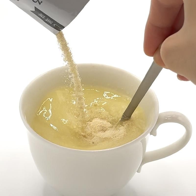 粉末スープを入れて混ぜる