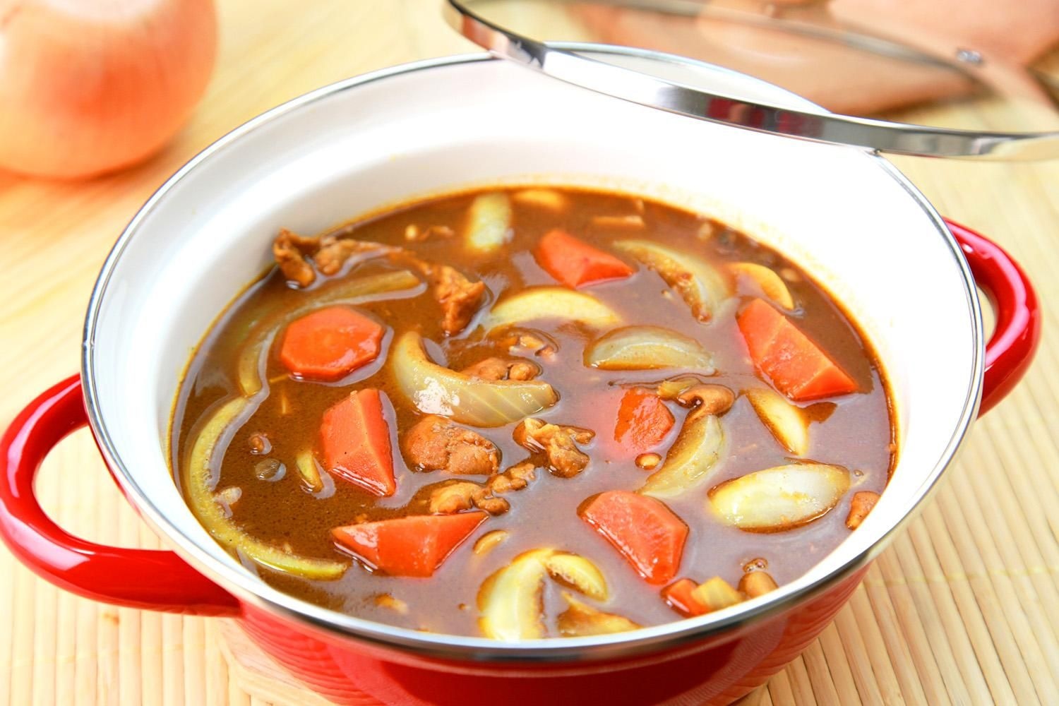大きな鍋いっぱいに作ったカレー