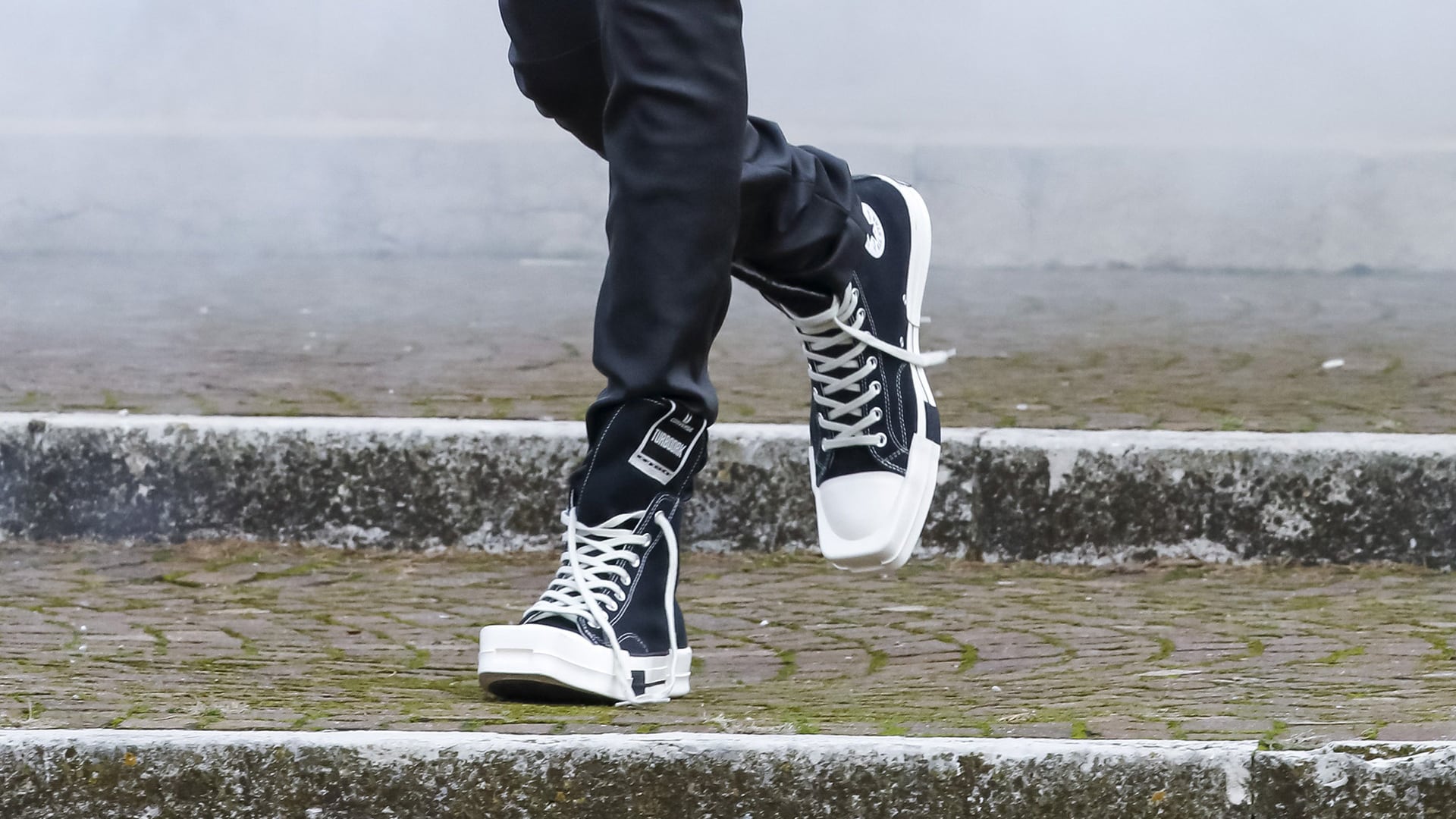 Rick Owens Drkshdw スニーカー コラボ Converse X