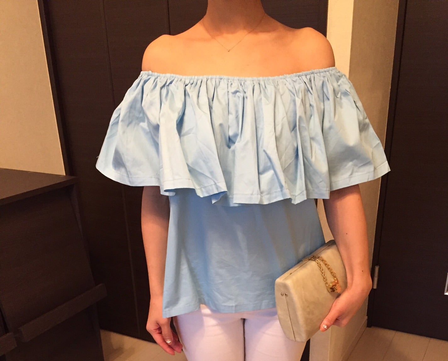 もう買った？春夏は肩出し！人気の ”オフショルダー”を着こなそ