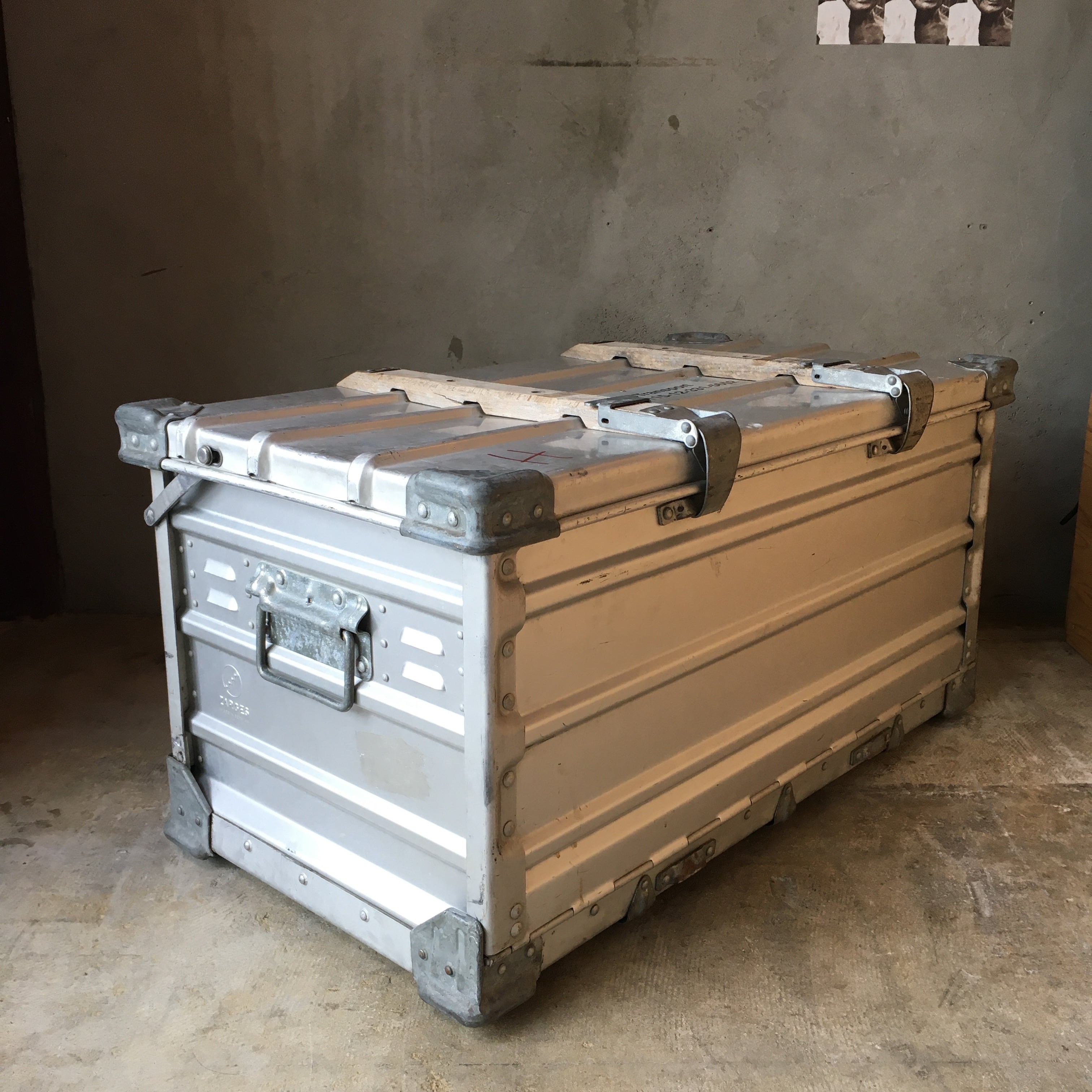 ZARGES : VINTAGE FOLDING BOX | W E L C O ZARGES : VINTAGE FOLDING BOX | W E L C O