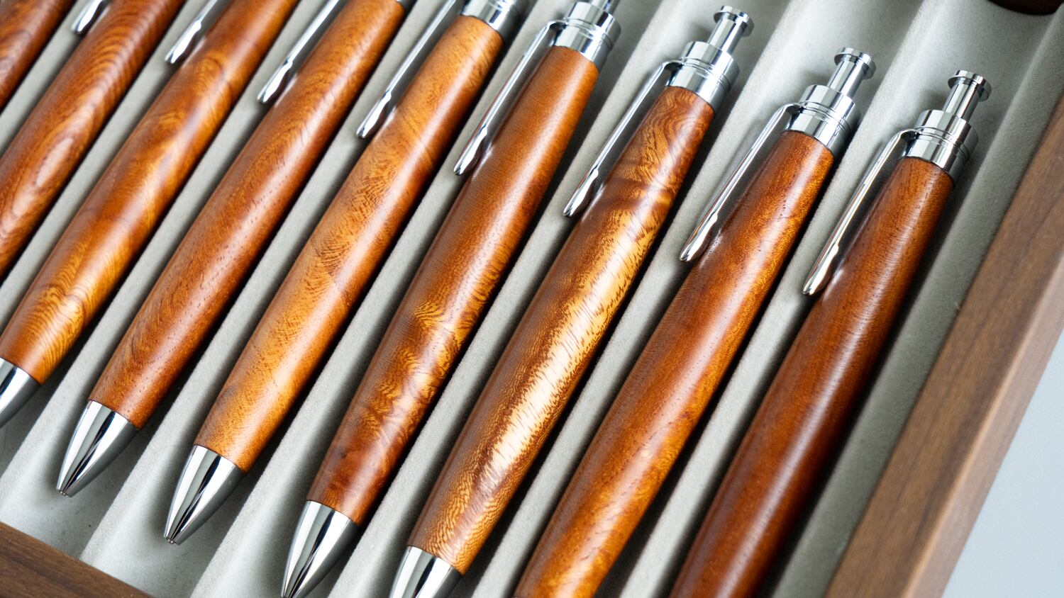 長年工房に保管してきた欅で作る、木軸ペン「Penman JP」 | わたなべ木