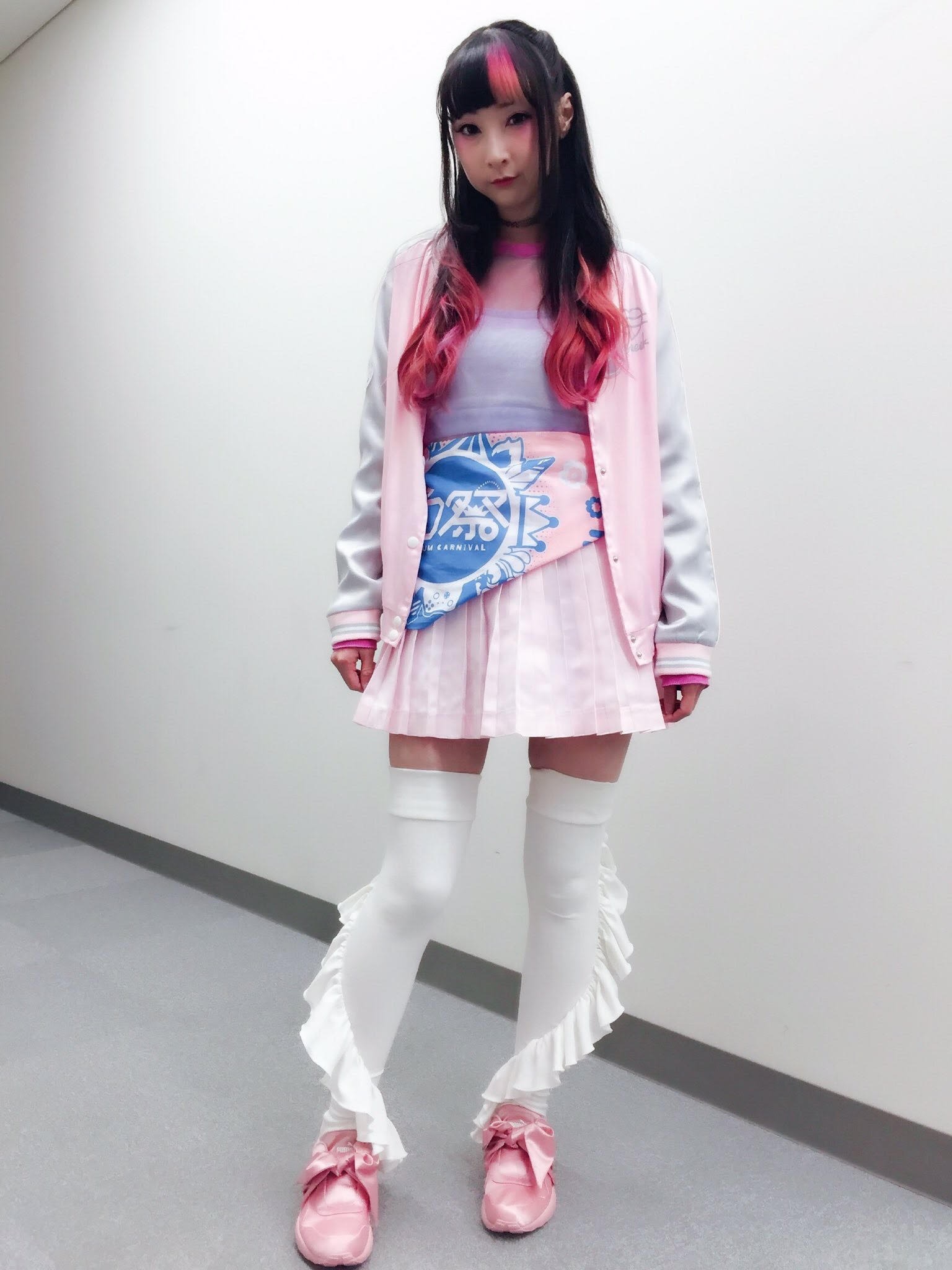女子の特権 フリルが特徴のニーハイソックス Erimaki Sox