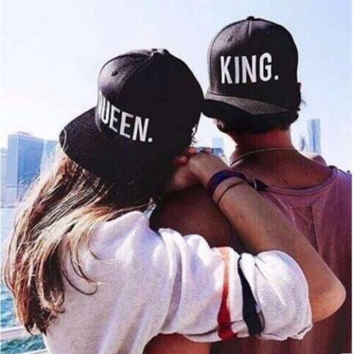 カップルでペアキャップとして被ると とってもキュートなking Queenキャップ おすすめです Heureuxe