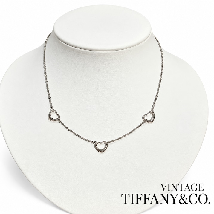 Tiffany & Co. ハートモチーフ トリプルラヴィングハート　13号 メンズに人気！3つのハートが描く、ティファニーの名作「トリプル