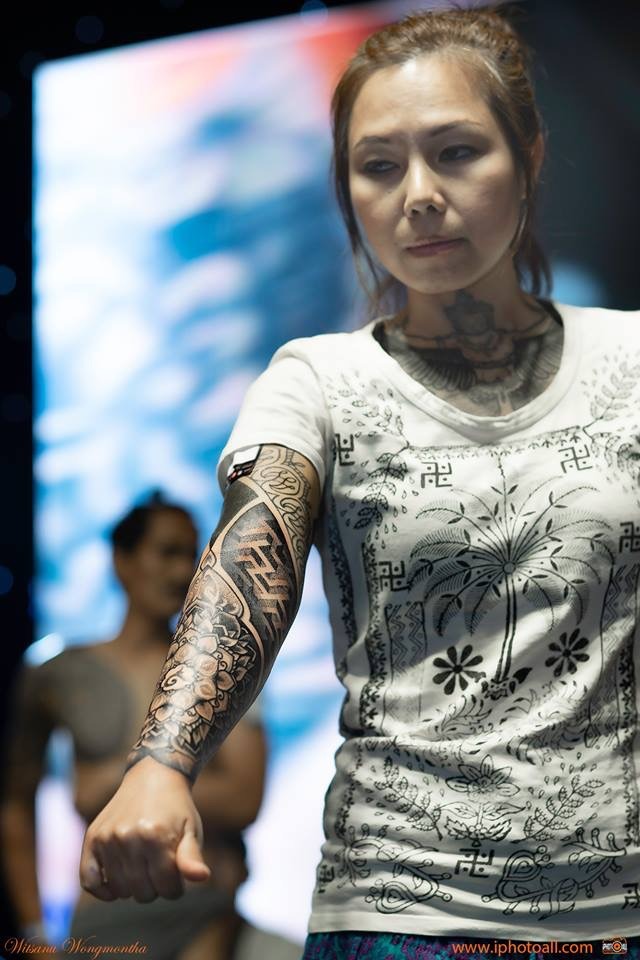 刺青を彫りたい人達へ 東京渋谷タトゥースタジオ 刺青師 渋谷伊彫 Loyal Tattoo 刺青師 渋谷伊彫 東京渋谷 大阪アメ村 In デスペラードタトゥー