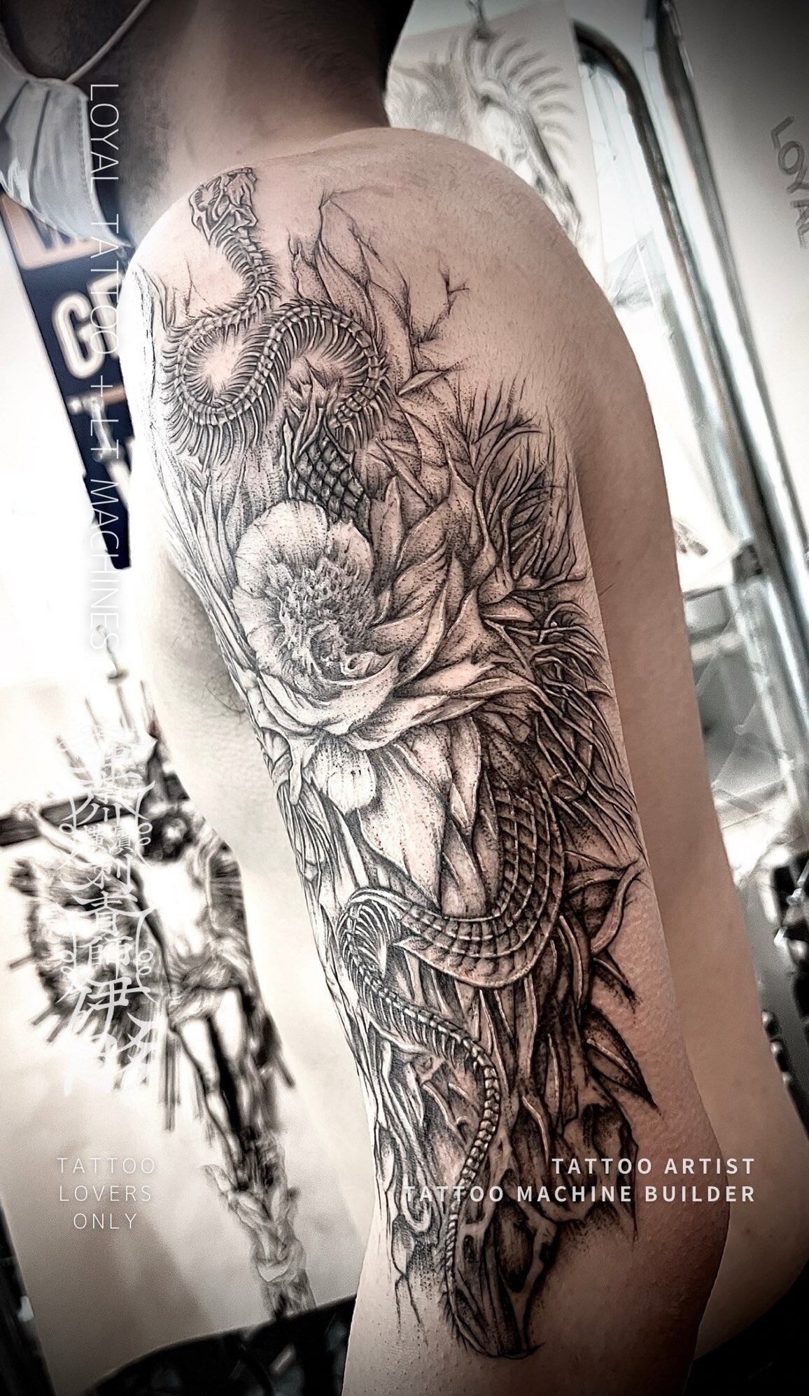 No.103 ハーフスリーブタトゥー・幻想の花 - 腕に咲く夢と死の