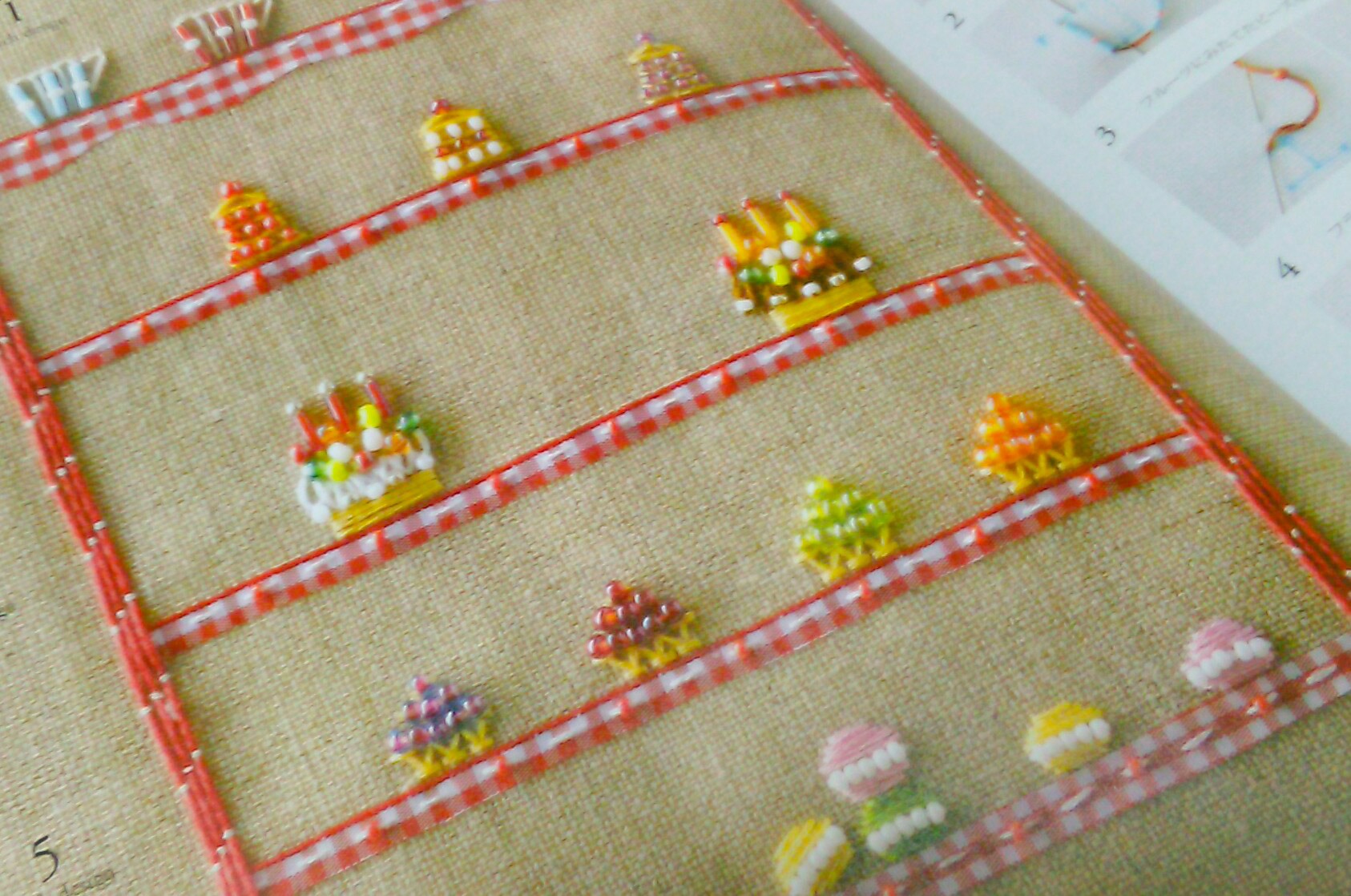 ビーズ刺繍のトリコ Tavsan