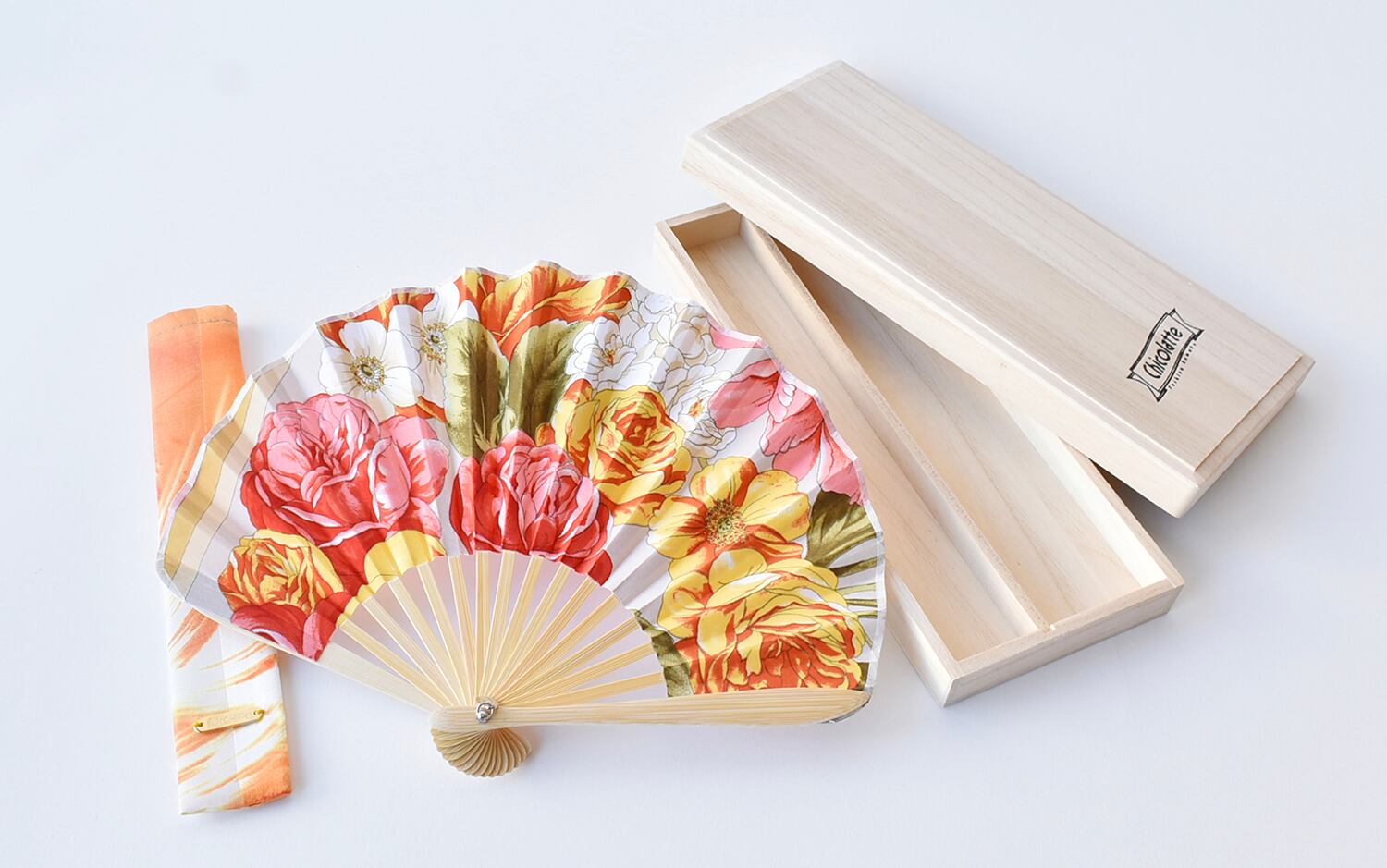 今年も色鮮やかな扇子が入荷！ | Chicolatte | チコラッテ