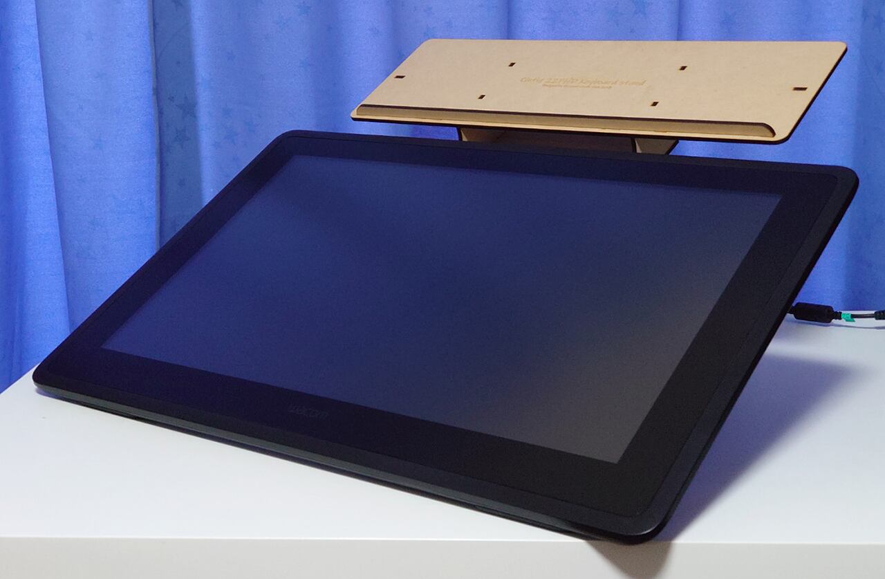 Cintiq22FHD用のキーボード台の販売を開始しました！ | Mt.west Studio