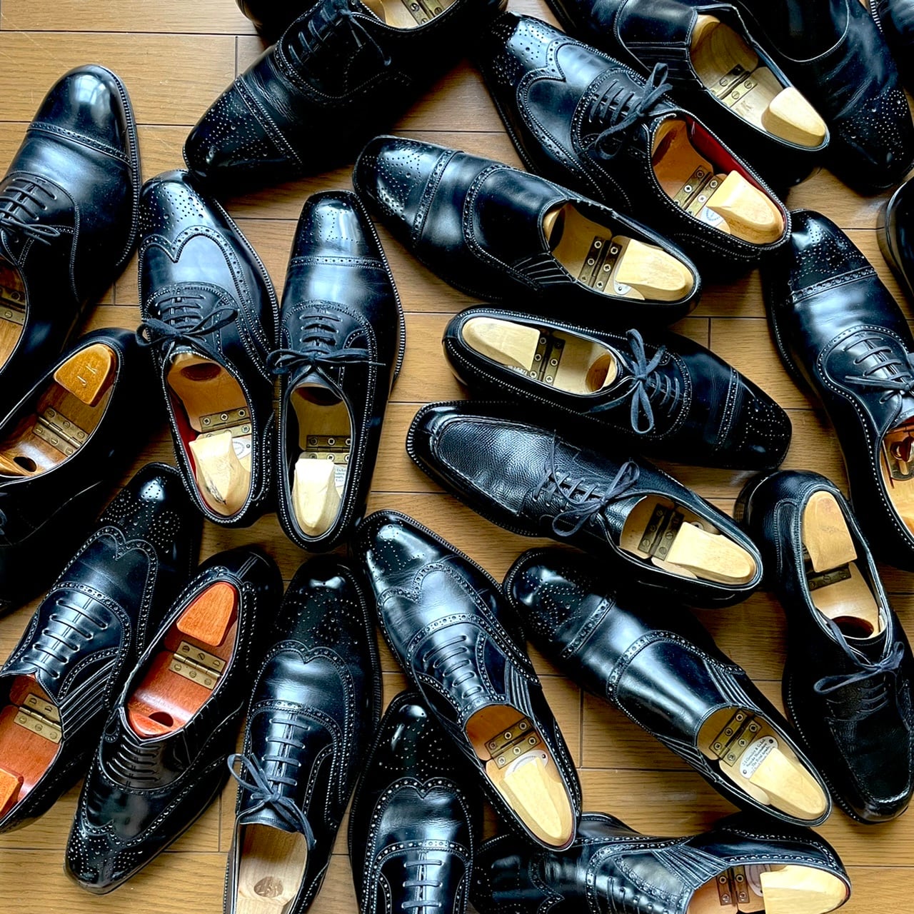 恒例の靴磨き(黒靴編) | Room Style Store