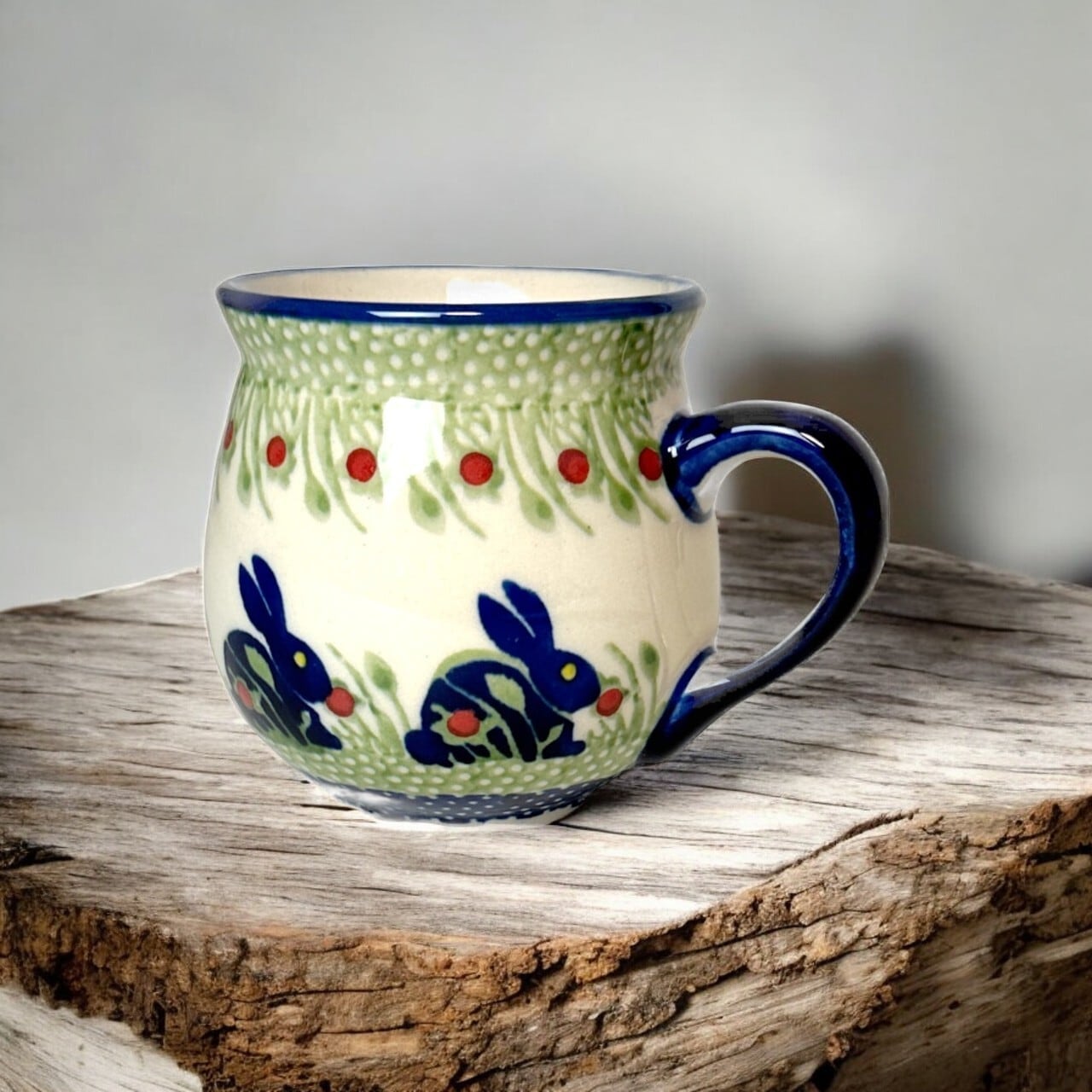 ポーリッシュポタリーとうさぎの深い関係 ～伝統が織りなす可愛らしさ