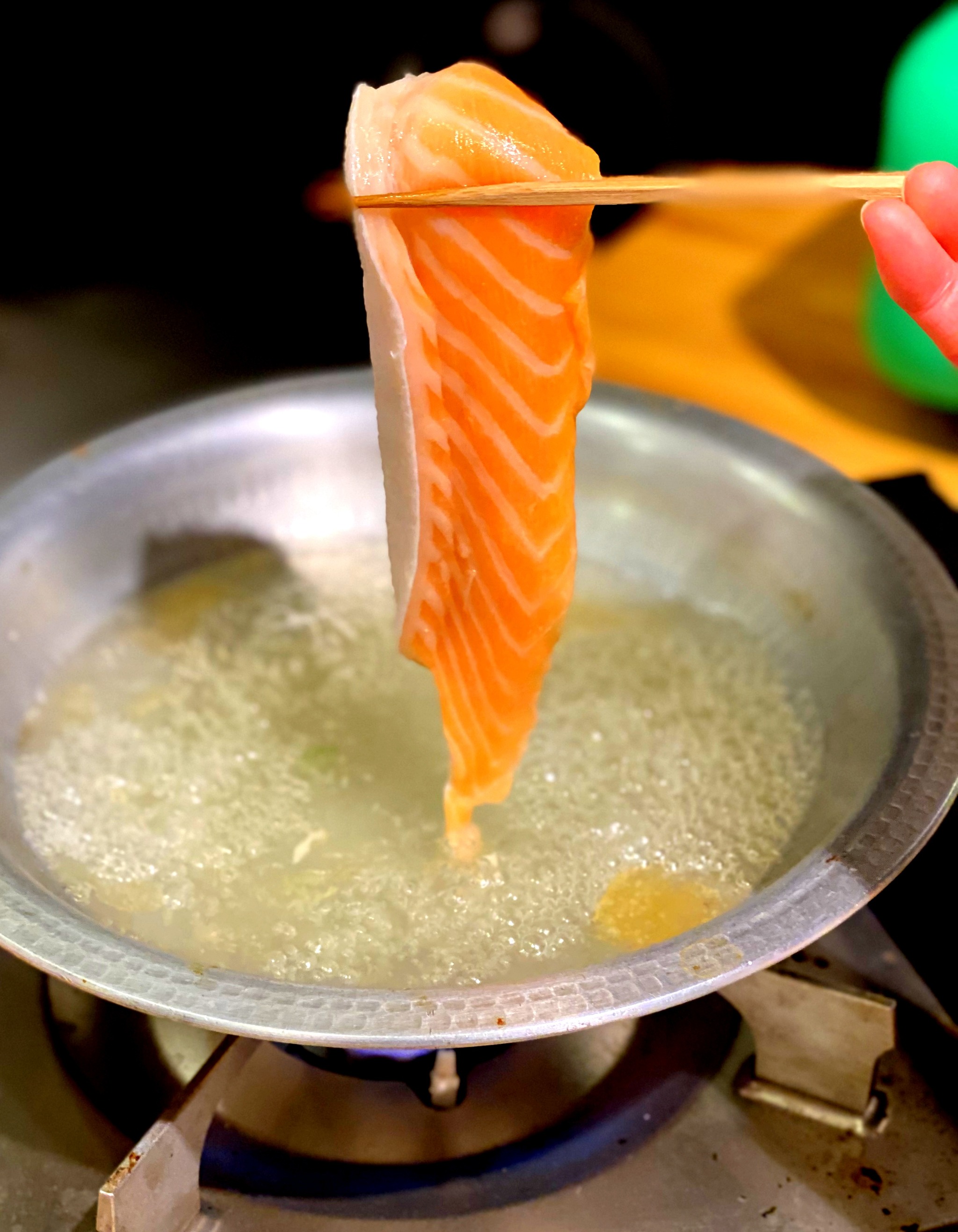 絶品 メチャメチャ美味しい 大とろサーモンのしゃぶしゃぶ ３ ４人前 500g で４９９円 公式 羽田市場 漁師さん応援プロジェクト