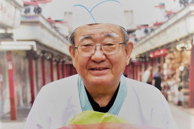 浅草仲見世の老舗が語る 絶対失敗しない食べ歩き店 Best6 創業1955年 揚げおかき専門店 浅草杵屋 Web通販店