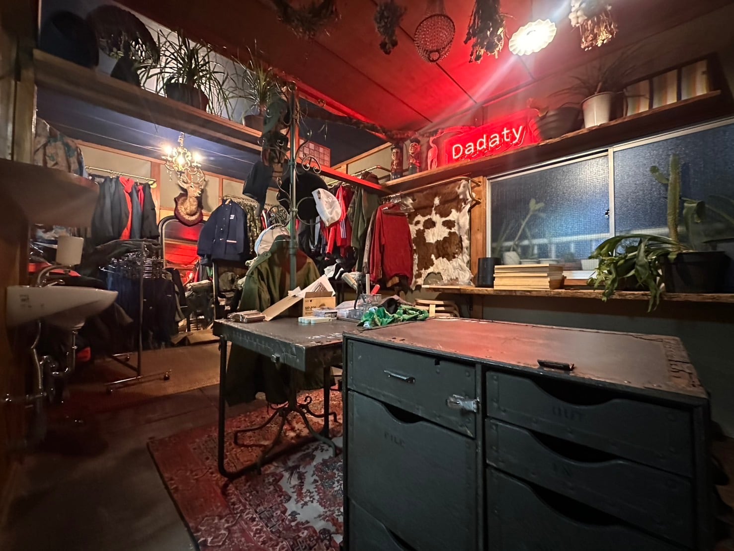 Dadaty clothing shop