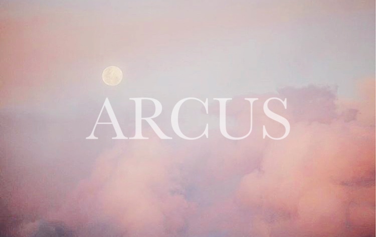 *arcus*