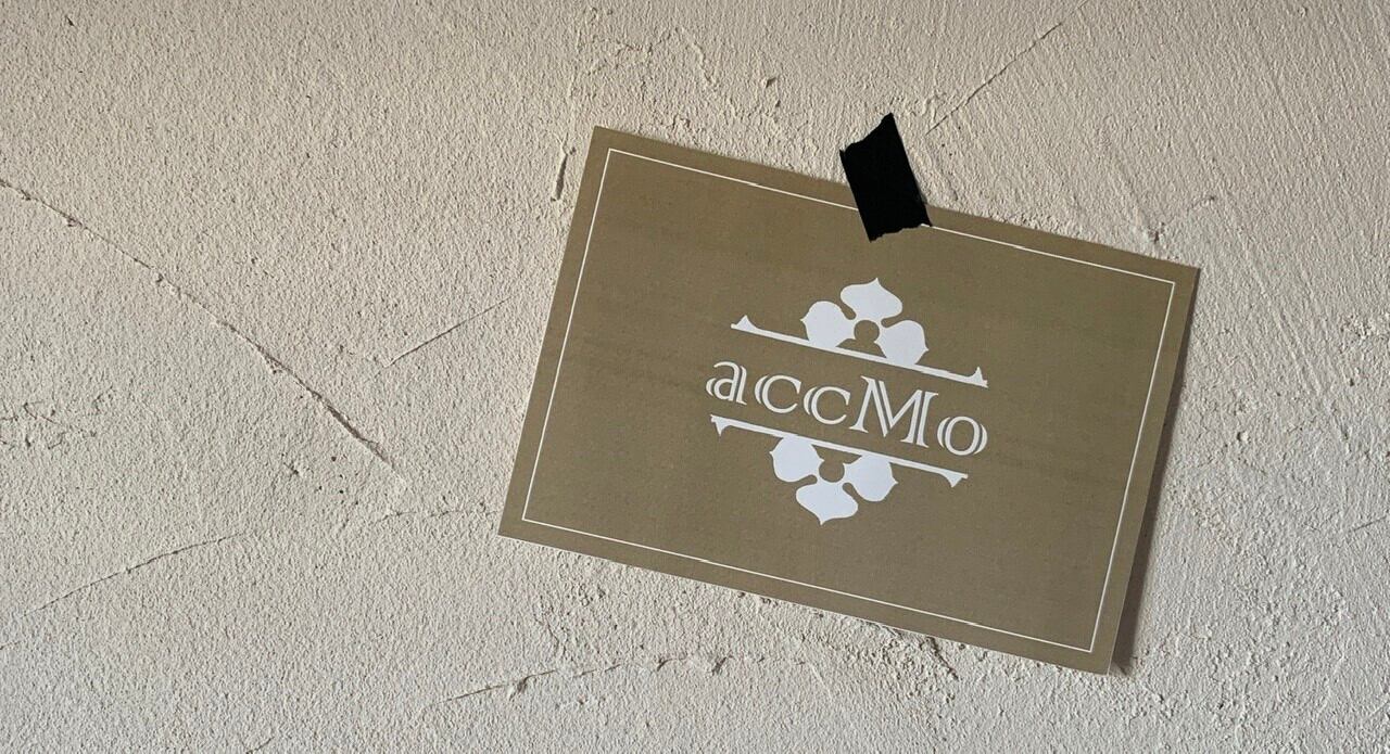 accMo