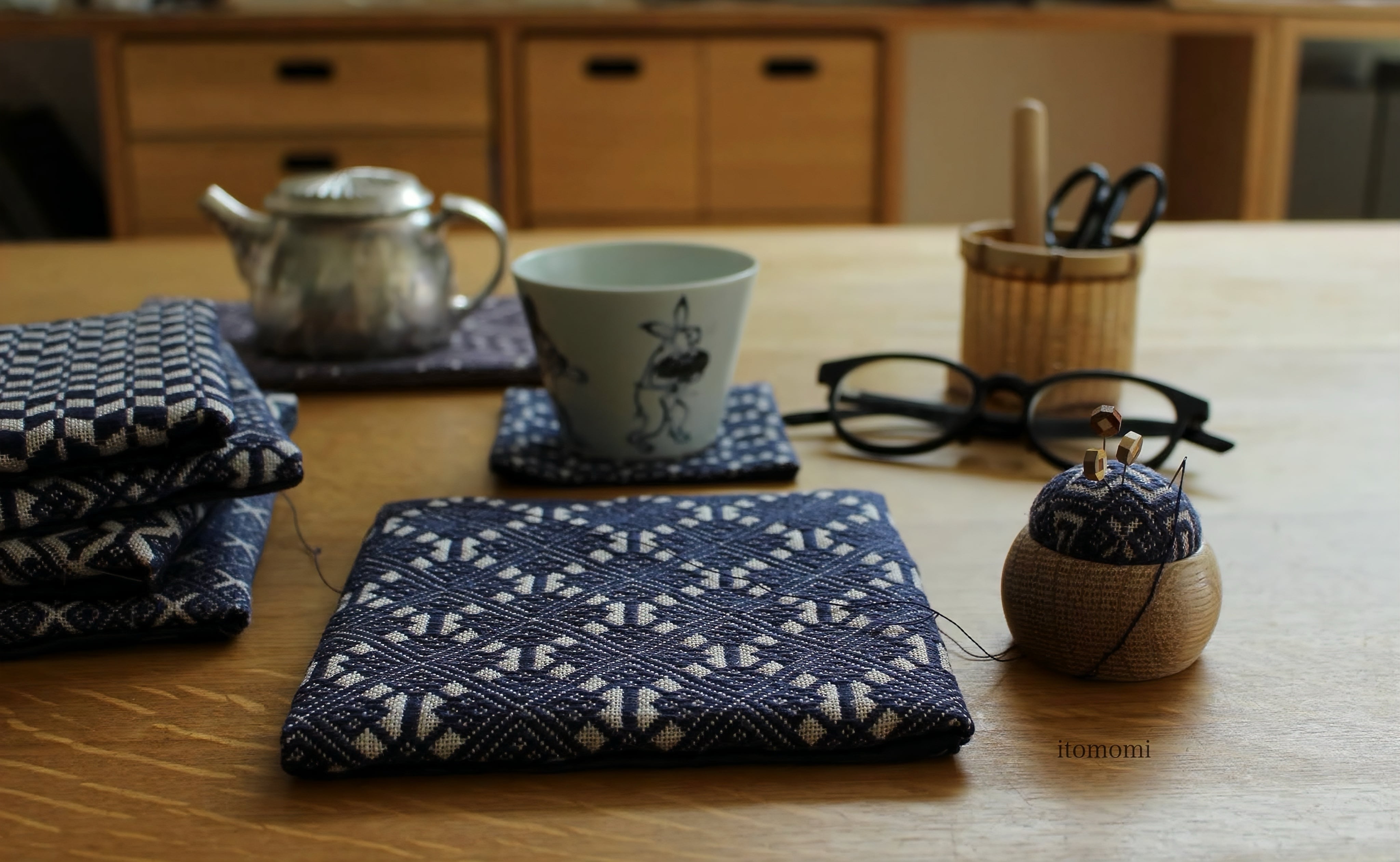 紺の刺繍　itomomi