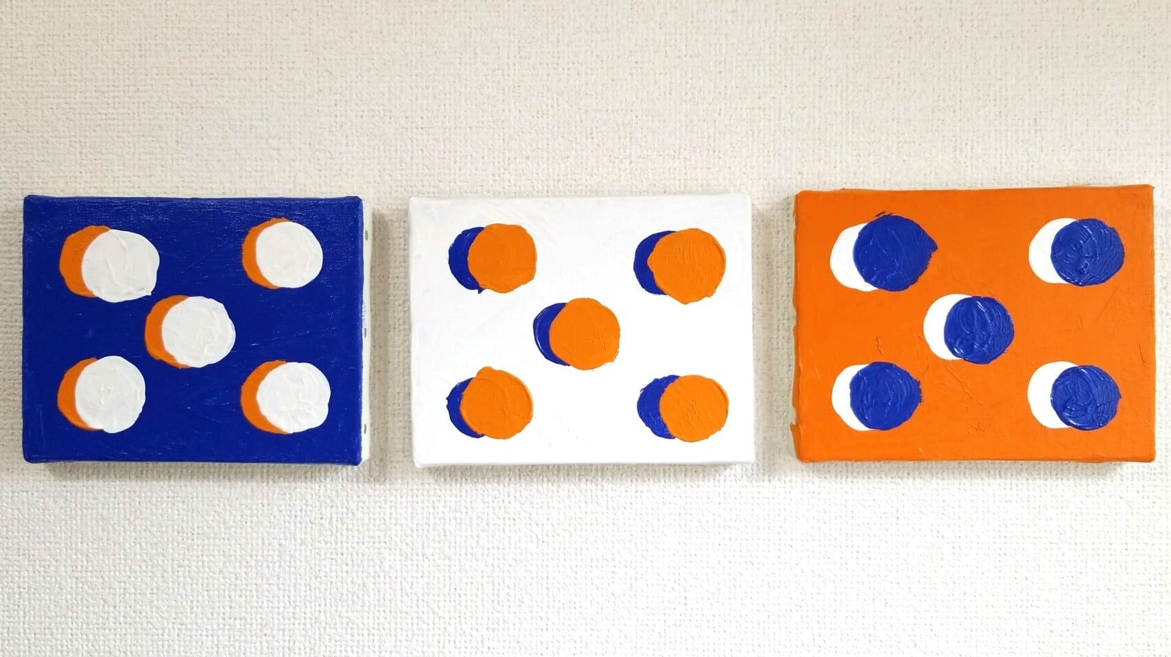 three colors paintings